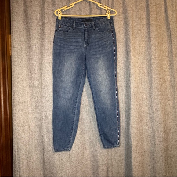 Tommy Hilfiger Light Blue Cropped Jeans with Side Logo Stripe - Picture 2 of 11